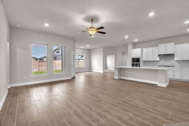 213 Fillmore Falls, Cibolo, TX 78108