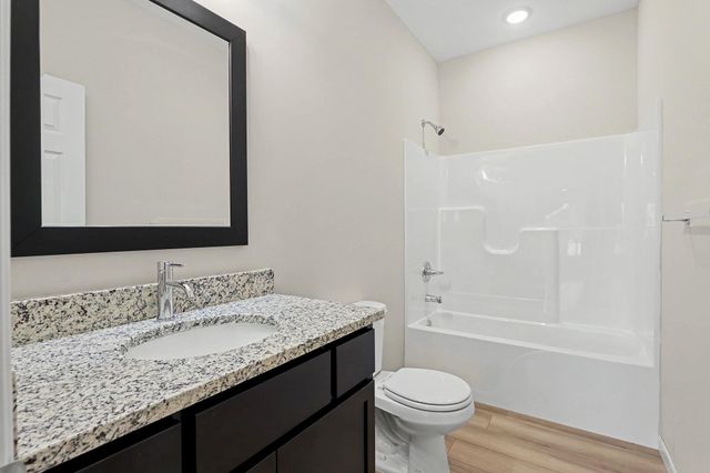 1904 N Lorraine Ave, Wichita, KS 67214