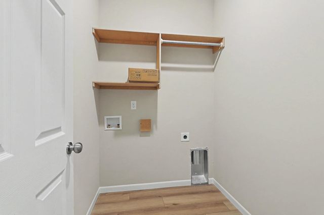 1904 N Lorraine Ave, Wichita, KS 67214