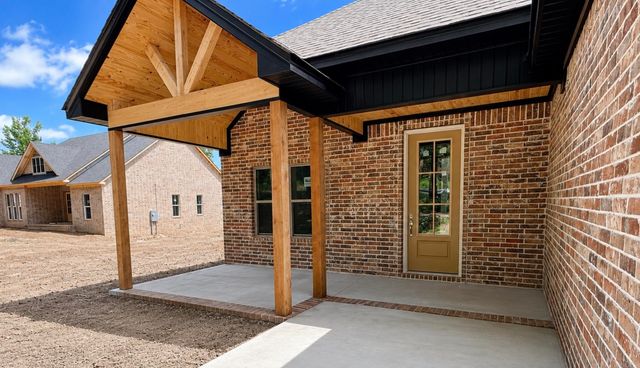 1213 E Carmichael Road, Cabot, AR 72023