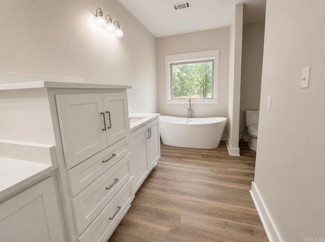 1213 E Carmichael Road, Cabot, AR 72023
