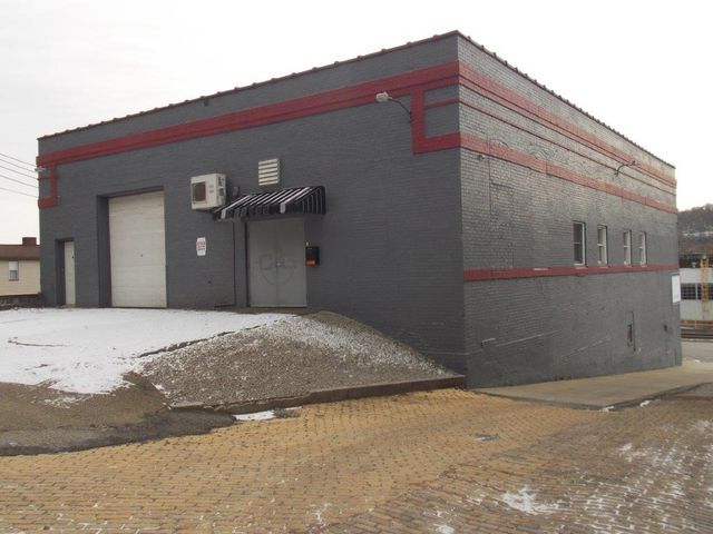 855 6th Ave, Brackenridge, PA 15014