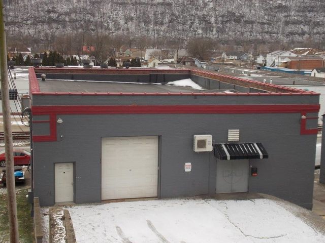 855 6th Ave, Brackenridge, PA 15014