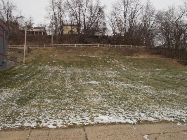 855 6th Ave, Brackenridge, PA 15014