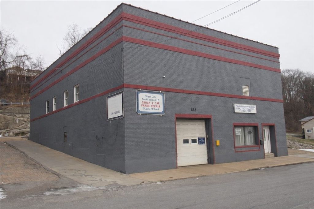 855 6th Ave, Brackenridge, PA 15014