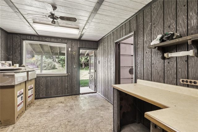 3052 Boughter Dr, Shenango Twp, PA 16101