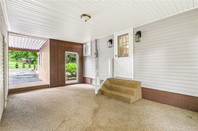 3052 Boughter Dr, Shenango Twp, PA 16101