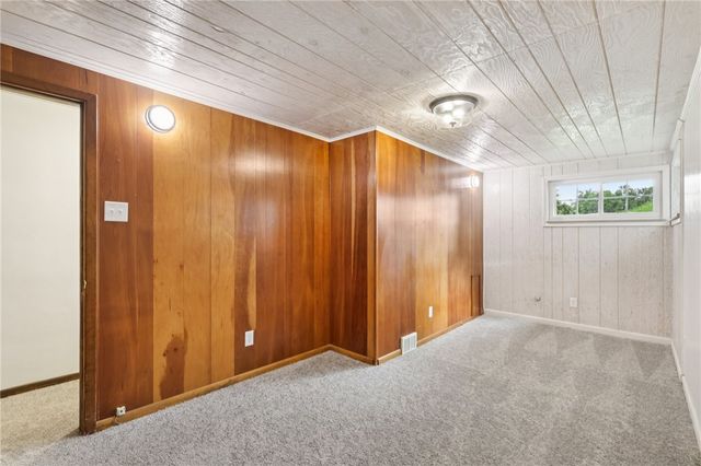 3052 Boughter Dr, Shenango Twp, PA 16101