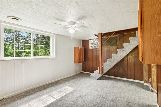 3052 Boughter Dr, Shenango Twp, PA 16101