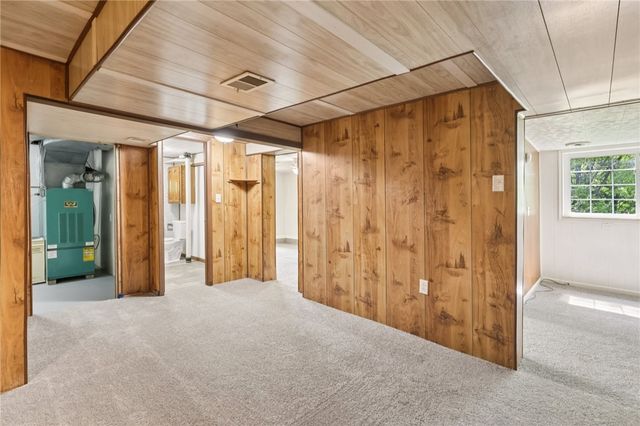 3052 Boughter Dr, Shenango Twp, PA 16101