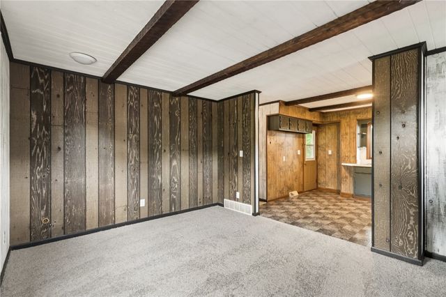 3052 Boughter Dr, Shenango Twp, PA 16101