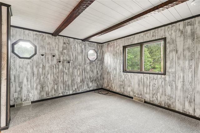 3052 Boughter Dr, Shenango Twp, PA 16101