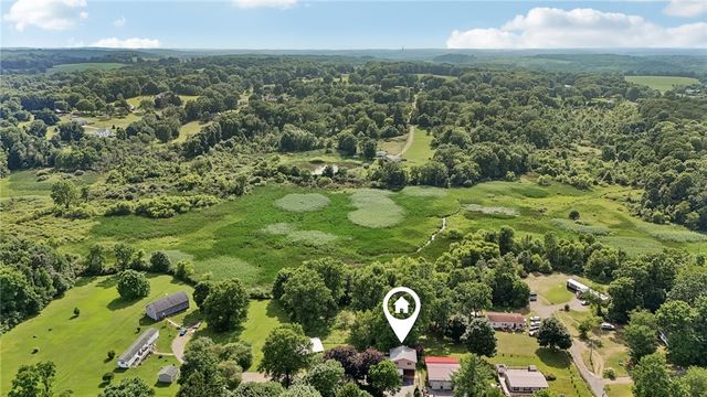 3052 Boughter Dr, Shenango Twp, PA 16101