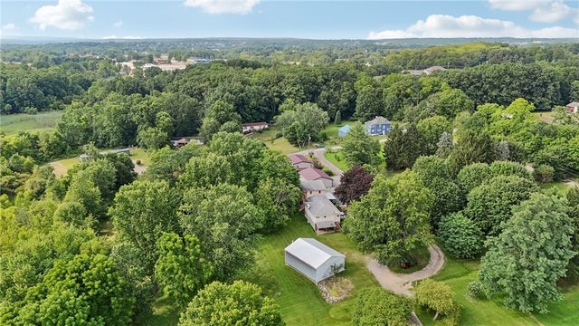 3052 Boughter Dr, Shenango Twp, PA 16101