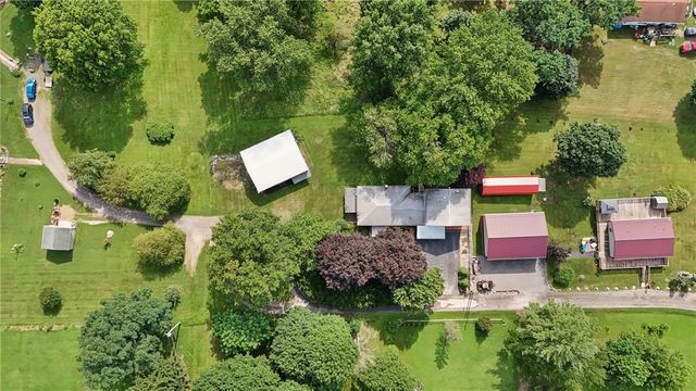 3052 Boughter Dr, Shenango Twp, PA 16101