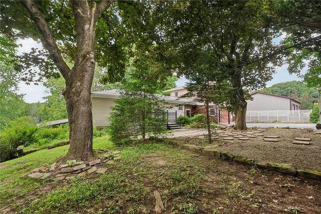 3052 Boughter Dr, Shenango Twp, PA 16101