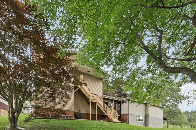 3052 Boughter Dr, Shenango Twp, PA 16101