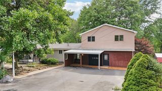 3052 Boughter Dr, Shenango Twp, PA 16101