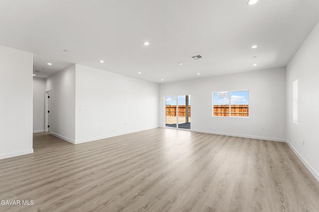 10433 Trumbull Street, California City, CA 93505