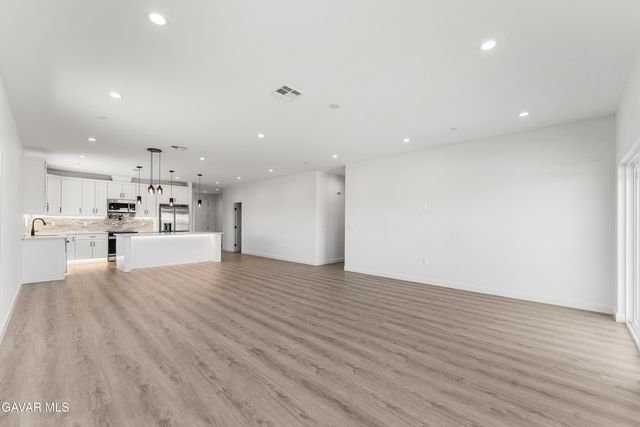 10433 Trumbull Street, California City, CA 93505