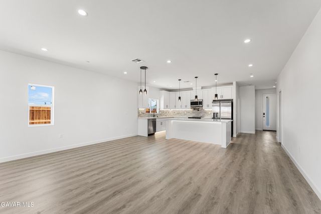 10433 Trumbull Street, California City, CA 93505