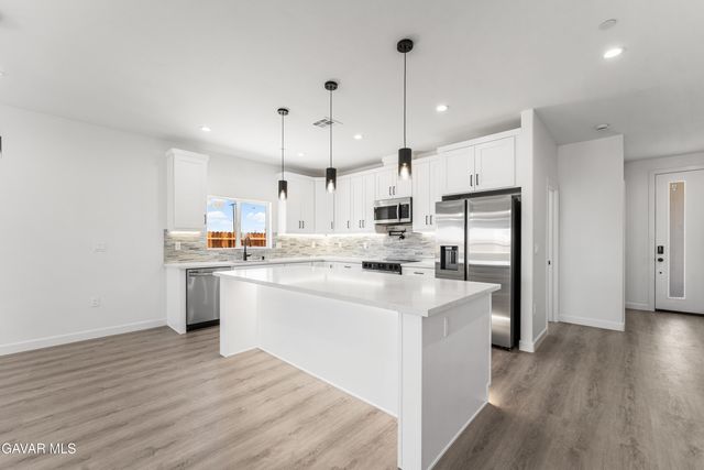 10433 Trumbull Street, California City, CA 93505