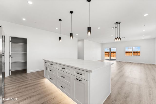 10433 Trumbull Street, California City, CA 93505