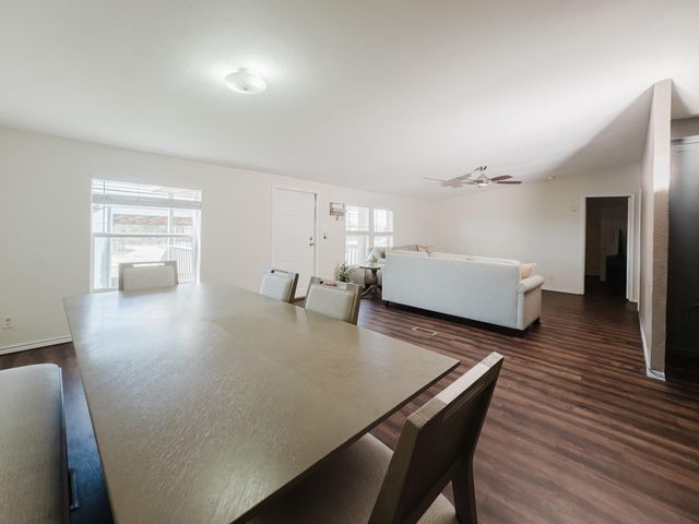 2709 County Road 463, Elgin, TX 78621