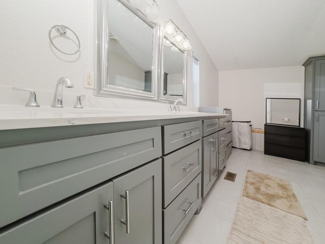 2709 County Road 463, Elgin, TX 78621