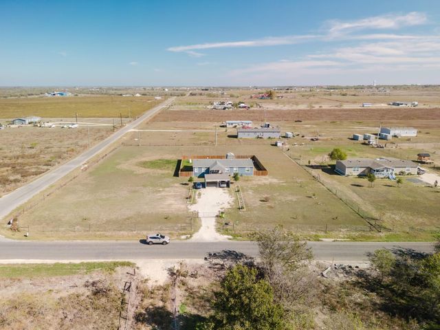 2709 County Road 463, Elgin, TX 78621
