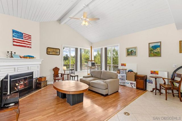 2557 Live Oak Park Rd, Fallbrook, CA 92028