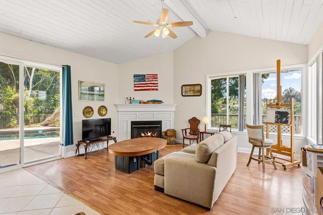 2557 Live Oak Park Rd, Fallbrook, CA 92028