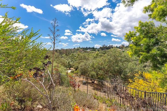 2557 Live Oak Park Rd, Fallbrook, CA 92028