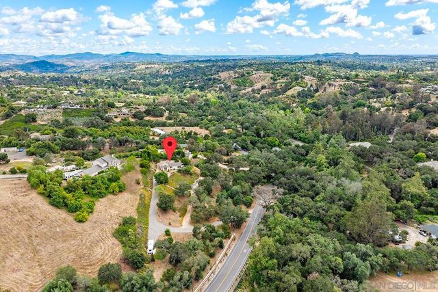 2557 Live Oak Park Rd, Fallbrook, CA 92028