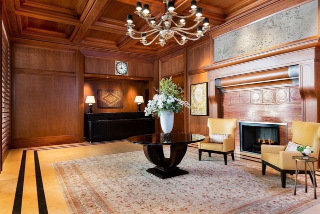 1 Dalton Street 3805, Boston, MA 02115