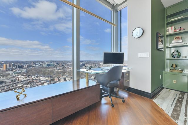 1 Dalton Street 3805, Boston, MA 02115