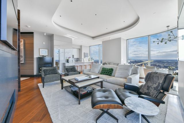1 Dalton Street 3805, Boston, MA 02115