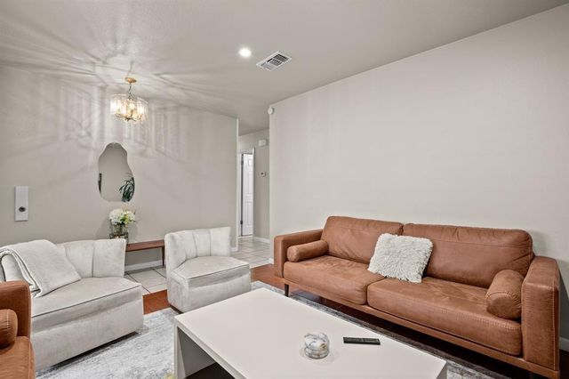 405 E Grady DR, Austin, TX 78753