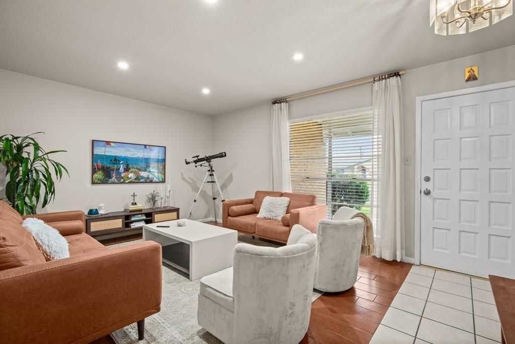 405 E Grady DR, Austin, TX 78753