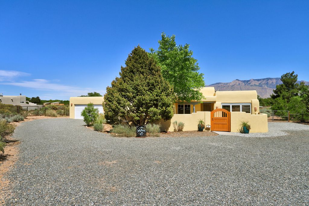 106 Kepler Court, Corrales, NM 87048