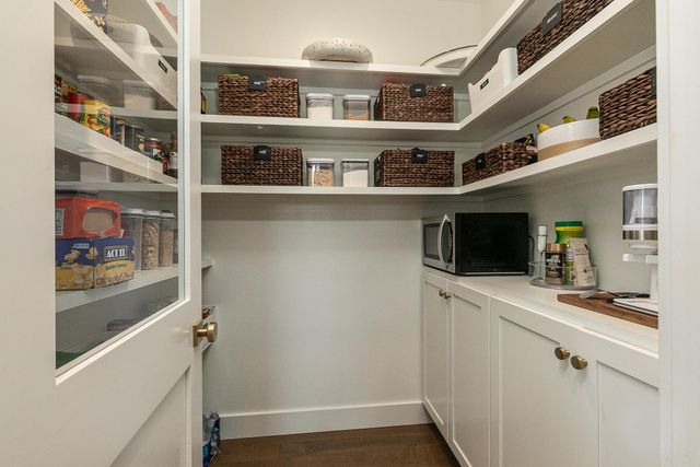 6139 S Dollison Avenue, Springfield, MO 65810