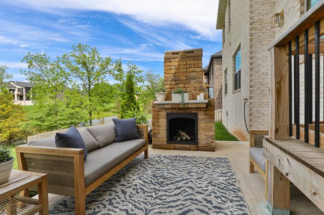 6139 S Dollison Avenue, Springfield, MO 65810