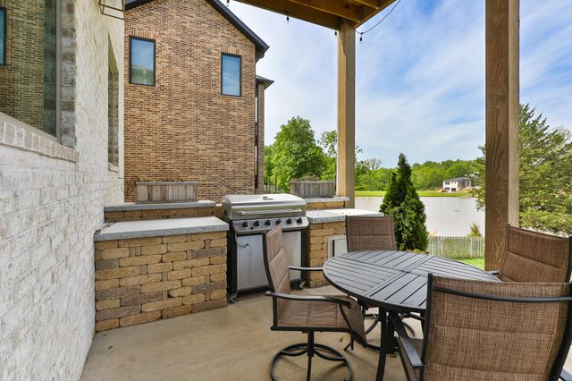 6139 S Dollison Avenue, Springfield, MO 65810