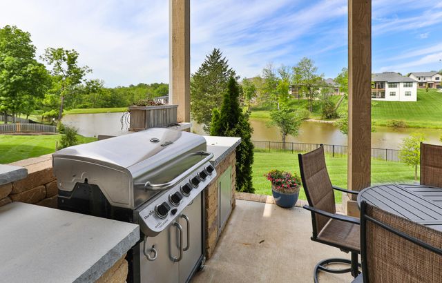 6139 S Dollison Avenue, Springfield, MO 65810