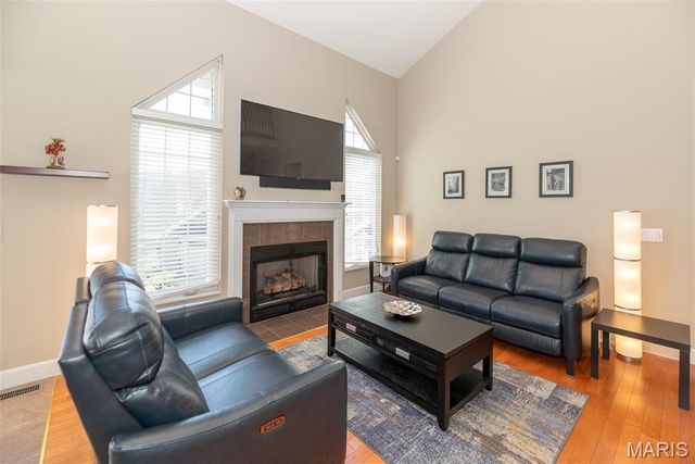 197 Woodland Place Court, St Charles, MO 63303