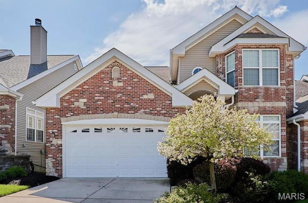 197 Woodland Place Court, St Charles, MO 63303