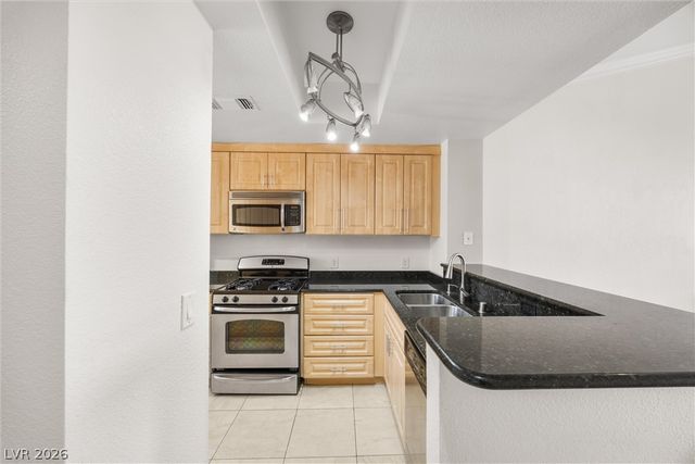 230 East Flamingo Road 414, Las Vegas, NV 89169