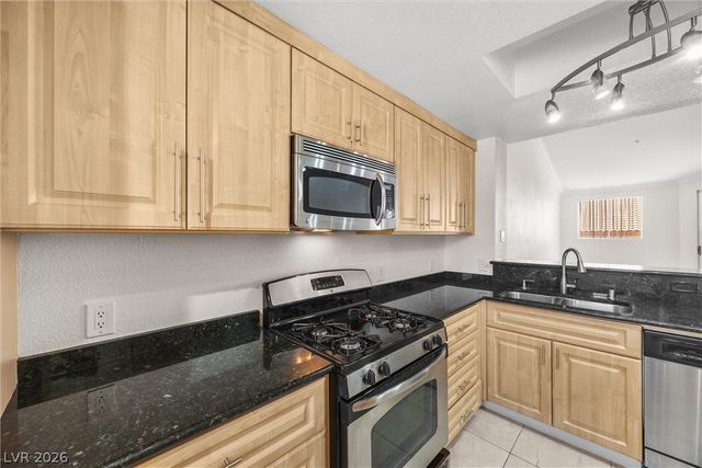 230 East Flamingo Road 414, Las Vegas, NV 89169
