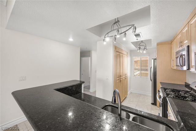 230 East Flamingo Road 414, Las Vegas, NV 89169