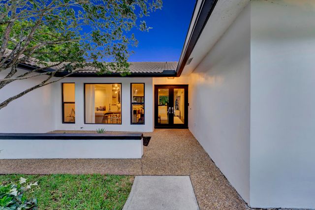 2425 NW 26th Street, Boca Raton, FL 33431